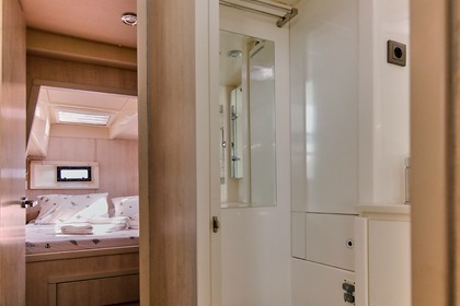 Robertson & Caine Leopard 40