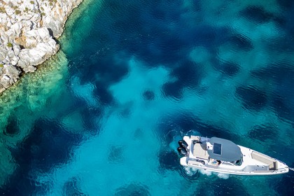 Location Bateau à moteur Axopar 28 T-Top Pylos