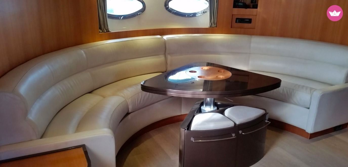 Charter Motorboat Riva 54 Open Grimaud