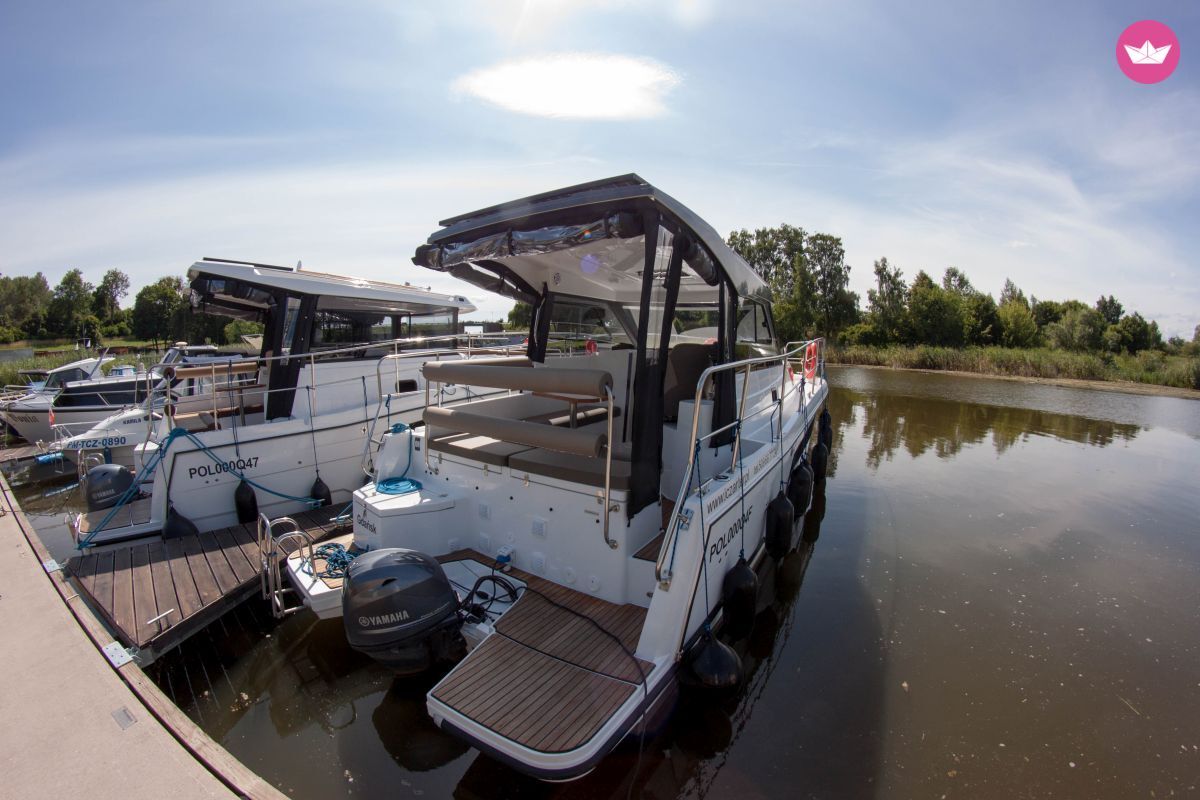 Bateau à moteur Masuria Yachts Nautic 900 50cv 4