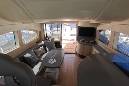 Ενοικίαση πολυτελούς γιοτ στη Marina El Portet Denia "Astondoa 45 Fly 960cv"