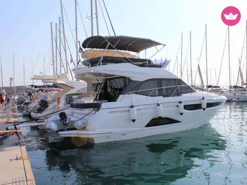 Bateau à moteur BAVARIA R40 FLY 740cv 2