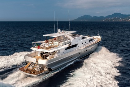 Rental Motor yacht CN SPERTINI Alalunga Cannes