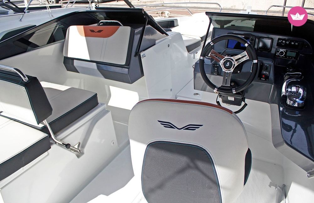 Charter Motorboat Beneteau Flyer 7.7 Sportdeck (Fulmen) Barcelona