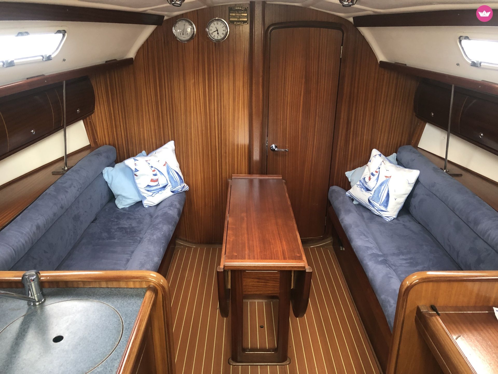 Hire Cruiser 32