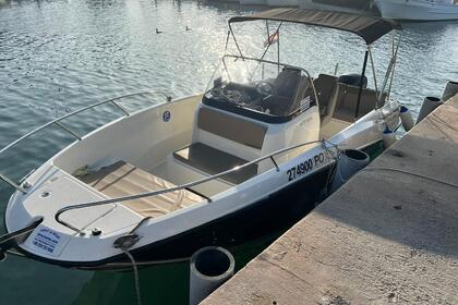 Charter Motorboat Quicksilver Activ 675 Semi Sundeck Poreč