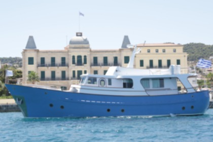 Rental Motorboat Classic Trawler Porto Cheli