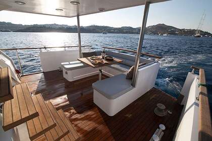 Charter Motor yacht Maiora Custom 70ft Athens