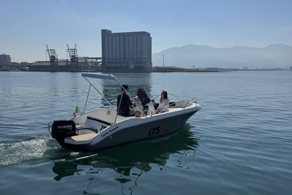 Noleggio Barca senza patente  Giupex 175 Torre Annunziata