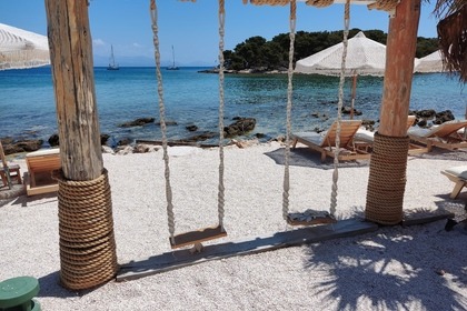 Wygodna motorówka HM 22 Open