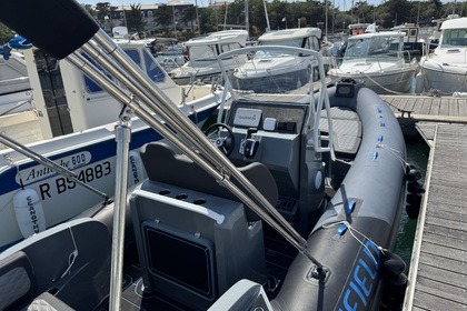 Miete RIB Highfield SPORT 700 Saint-Gilles-Croix-de-Vie