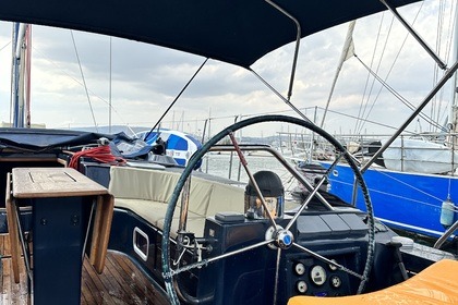 Sailing yacht for day cruises from Athens