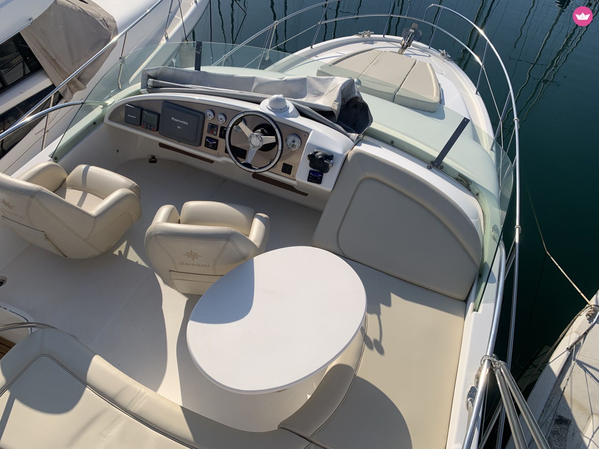 Bateau à moteur Jeanneau Prestige 36 600cv 8