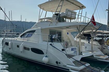 Charter Catamaran Robertson & Caine Leopard 39 Powercat Tivat