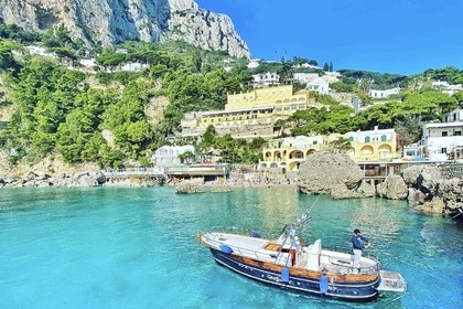 Rental Motorboat Fratelli Aprea Gozzo 750 Open Capri