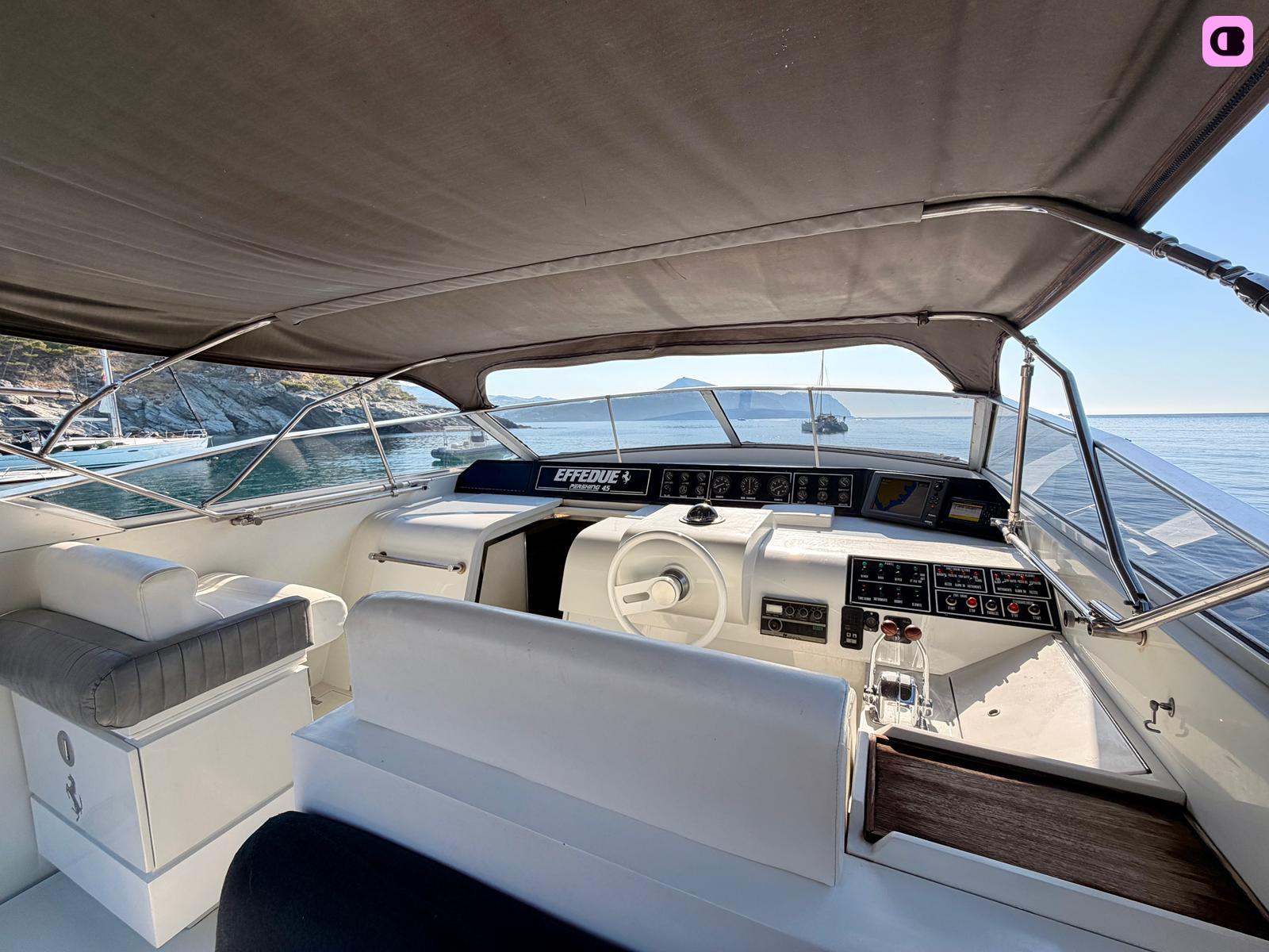 Bateau à moteur Pershing Open 48 500cv 5