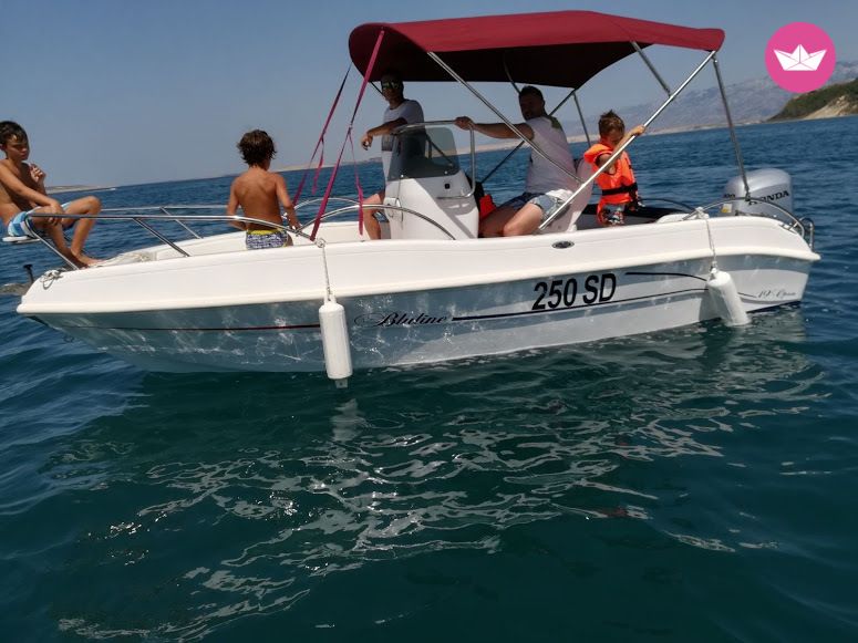 Motorboat Blumax S.r.l Bluline 19 for hire