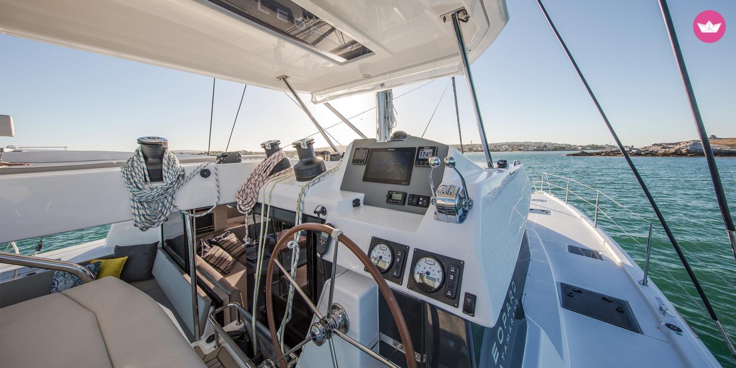 Catamaran Moorings 5000 crewed 15m 3
