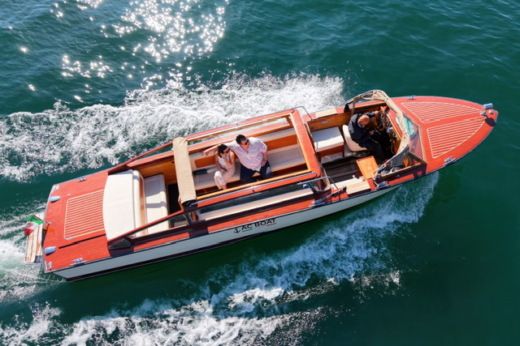 Motorboat VIO CLASSICA LIMOUSINE IN LEGNO IN STILE VENEZIANO boat plan