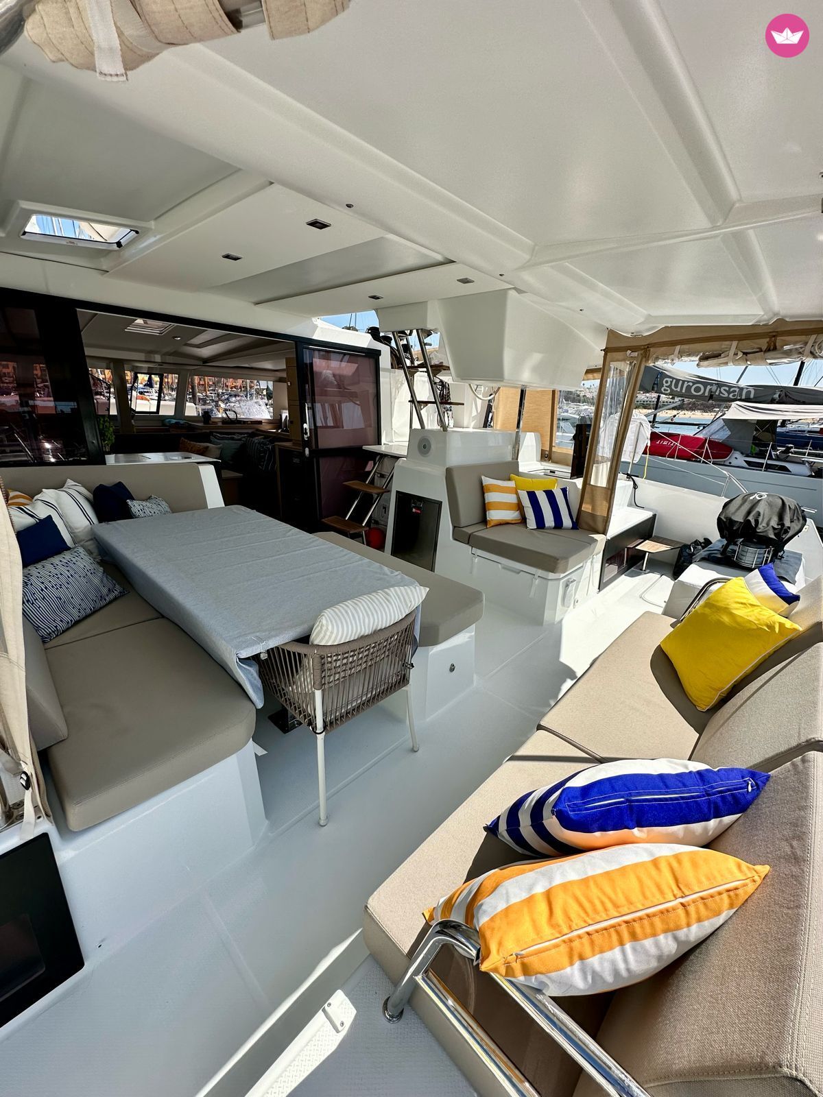 Catamaran Fountaine Pajot Astrea 42 12.58m 4