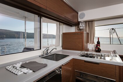 Катамаран LAGOON 40 11,74м.