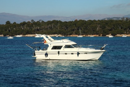Charter Motorboat Fairline 40 Flay Golfe Juan