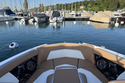 Wakesurf and Chill in Geneva