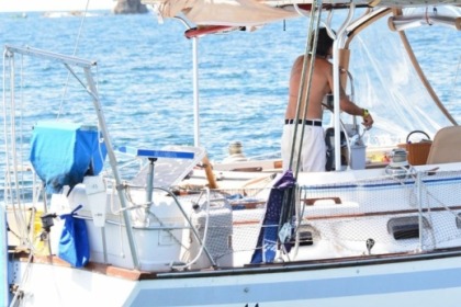 Endeavor 40 ft sailboat Bocas del Toro