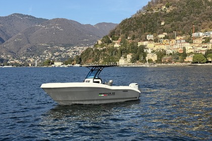 Rental Motorboat Ranieri renegade 22 Como