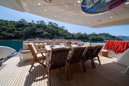 Luxury Motoryacht with a capacity of 10 people