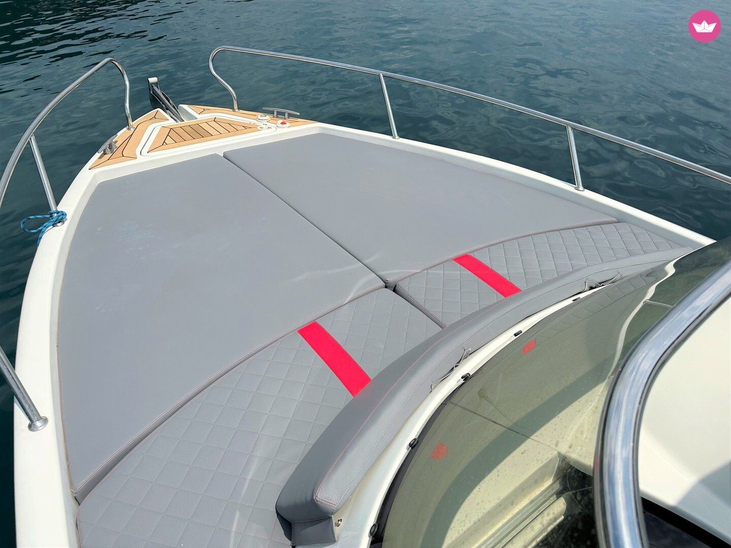 Bateau à moteur Saver 750 Wa 250cv 3
