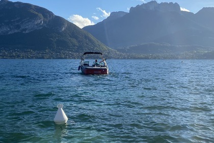 Charter Motorboat Mastercraft X2 Annecy