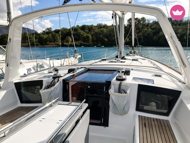 Sailboat Beneteau Oceanis 45 (4 Cabs) for hire