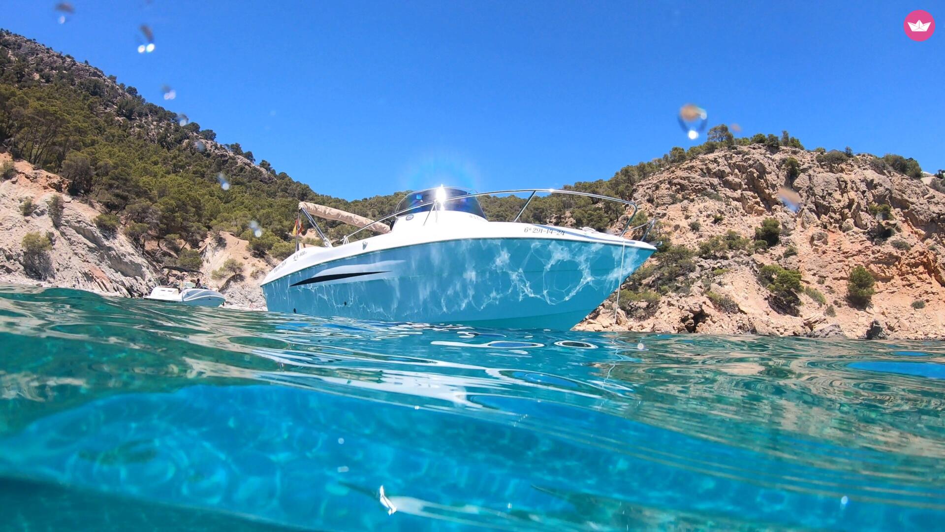 Bateau à moteur Astilux 600 SD 115cv 3