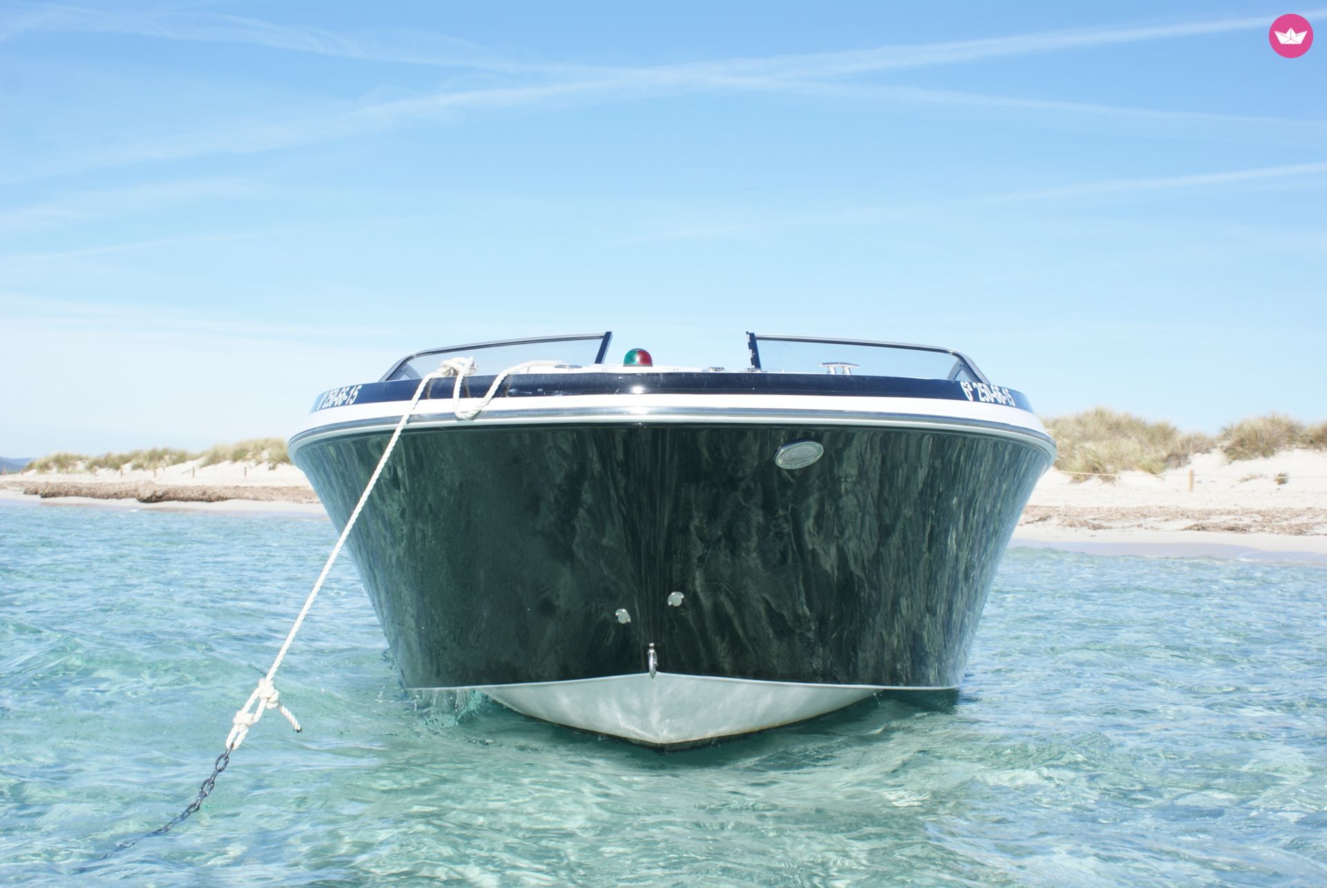 Motorboat Glastron Gt 225 for hire