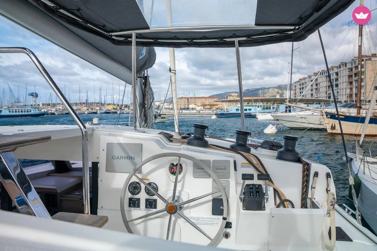 Catamaran Fountaine Pajot Isla 40 11.93m 2