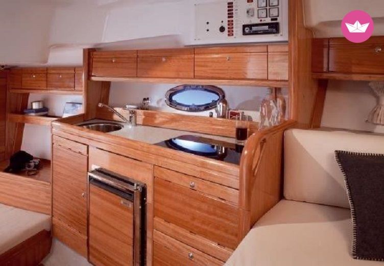 Charter motorboat in Split  