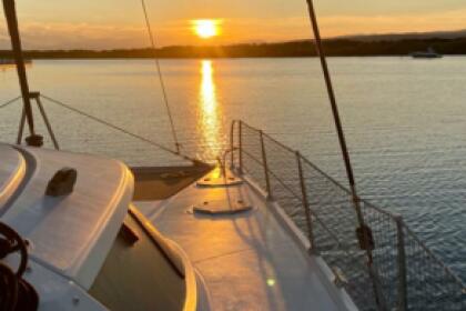 Hire Catamaran fontaine pajot lavezzi 40 Santa Margarida