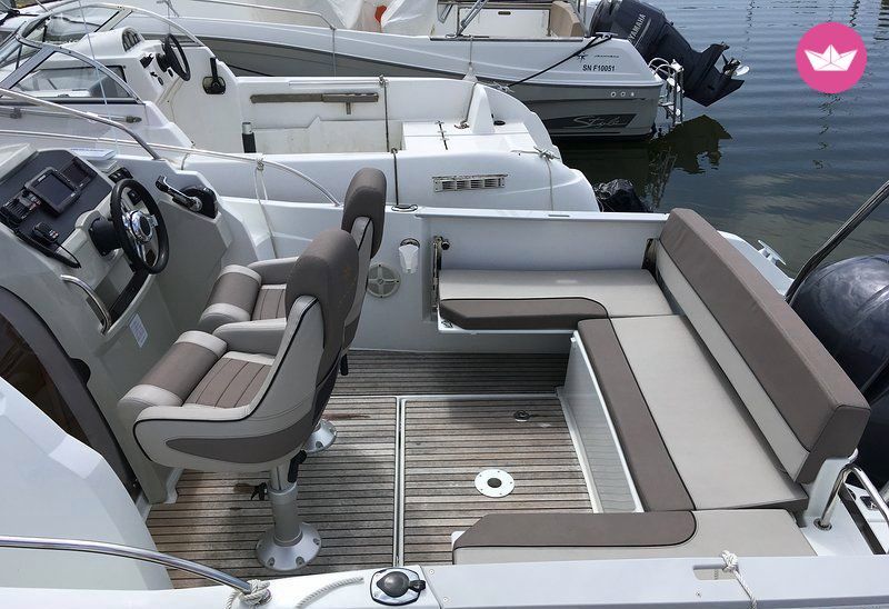 Bateau à moteur Jeanneau CAP CAMARAT WA 7.50 300cv 2