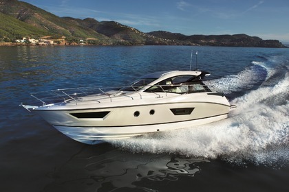 Hyra båt Motorbåt Beneteau Gran Turismo 40 Positano