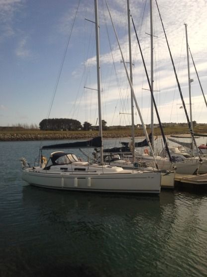 Charter Sailboat Dufour Dufour 34 Performance (Co-Navigation) Arzal