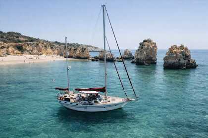 Charter Sailboat Endurance 43 Portimão