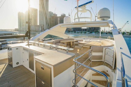 40 Meters Yacht with Jakuzi in Dubai on Your Service