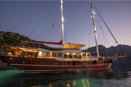 Noleggio Caicco Stylish Flybridge Jakuzi Gulet For Big Groups Marmaris