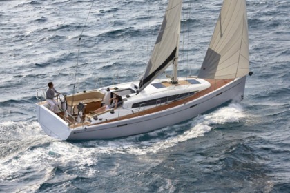 Charter Sailboat  DELHER 38 Arzon