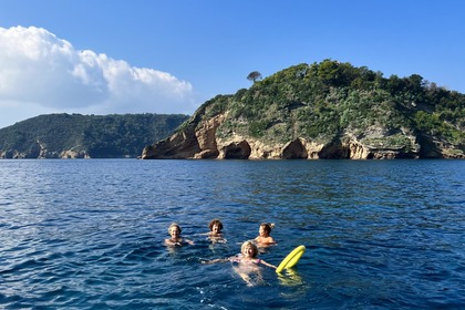 Procida: Excursion en bateau avec plongée en apnée et photos sous-marines