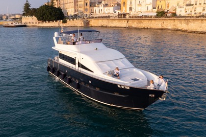 Location Yacht à moteur Piantoni Fly 63 Syracuse