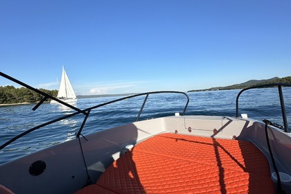 Quicksilver Active 675 Open