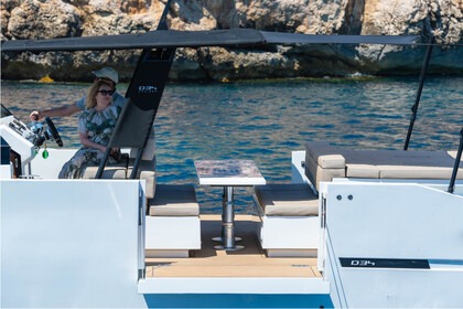 ENJOY QUALITY TIME WITH YOUR LOVED ONES ON THE WATER