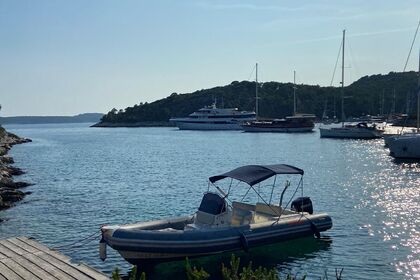 Verhuur Motorboot Joker Clubman 26' Hvar